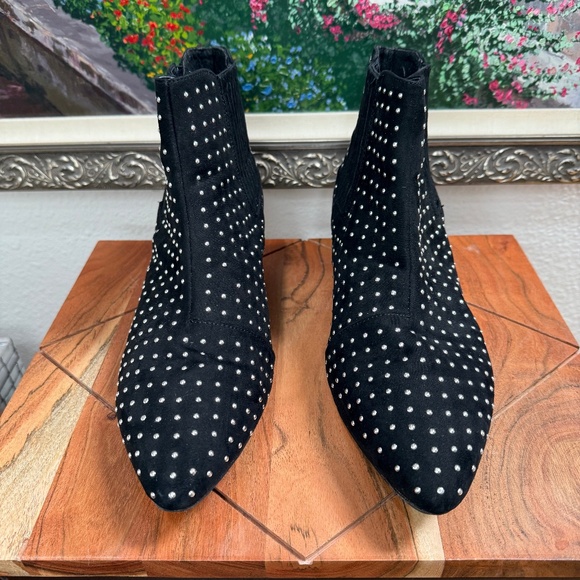 JustFab "Jenna" Women's Ankle Boots Black Studded Suede Slip On Block Heels 9.5 - Picture 2 of 11